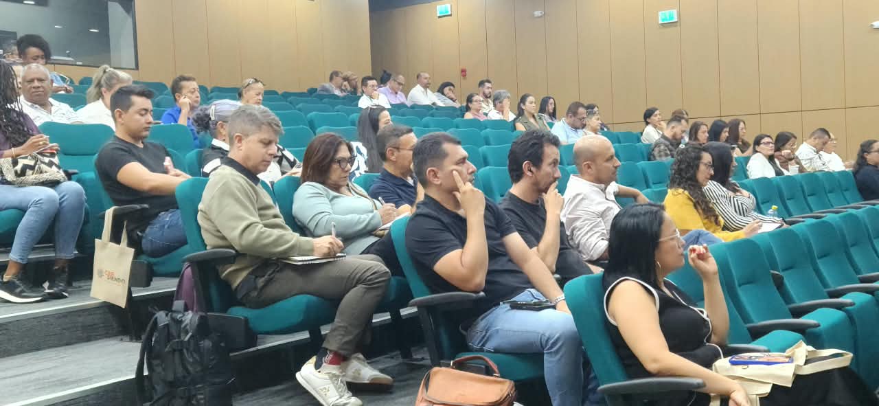CAPACITACION_EN_LIDERAZGO_Y_BIENESTAR_2.jpeg