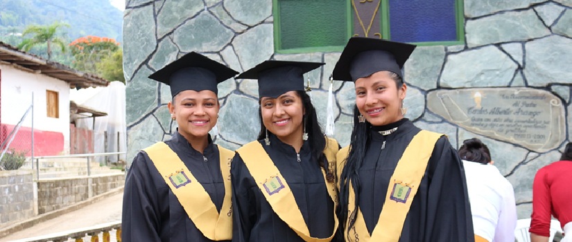 Caldas consolida su apuesta por la educación: el 97% de sus instituciones públicas ya ofrecen doble titulación