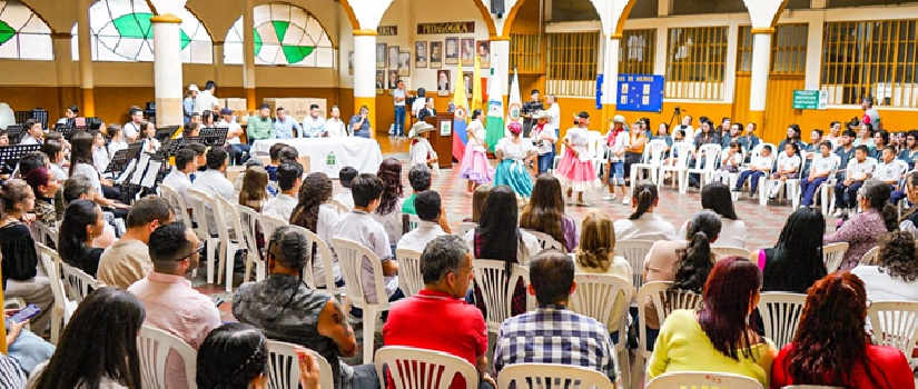 Gobernación de Caldas fortalece la educación tecnológica en Aranzazu con la entrega de 60 computadores