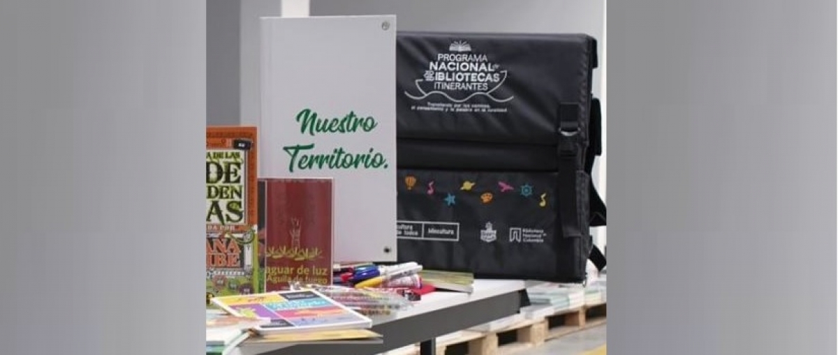 Las B.R.I. (Programa Nacional de Bibliotecas Rurales Itinerantes) en la vereda La Plata del municipio de Palestina, Caldas.